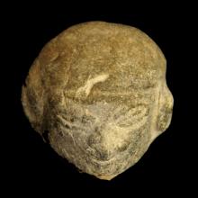 T�te anthropomorphe en terre cuite